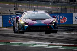 #18 McLaren Artura Trophy Evo of Brandon Kreutz and Canaan O'Connell, Flying Lizards Motorsports, McLaren Trophy America, SRO America, Circuit fo the Americas, Austin, TX, April 2025.
 | Brian Cleary/SRO